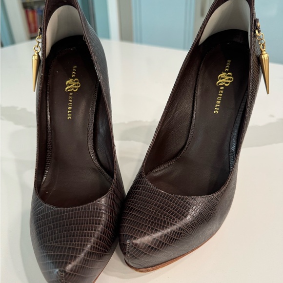 Rock & Republic high heeled pumps. Size 7 - Picture 5 of 14